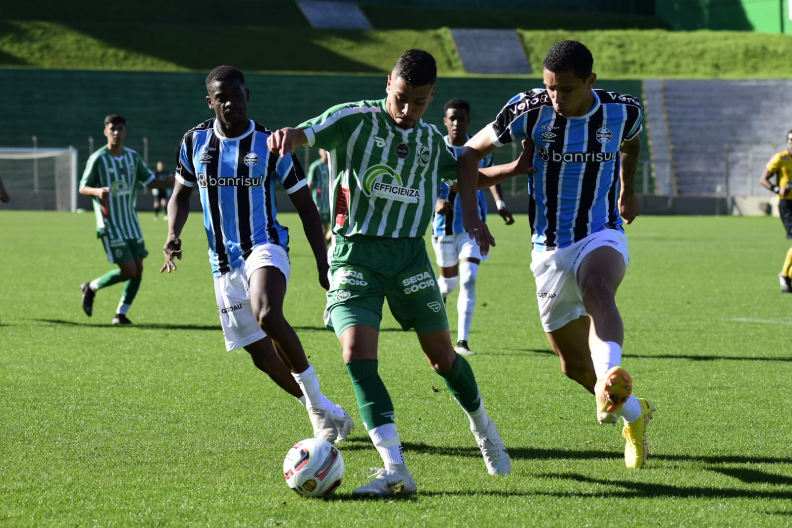 Agora capitão, lateral Da Rocha lidera Juventude no Gauchão Sub-20 - Lance!