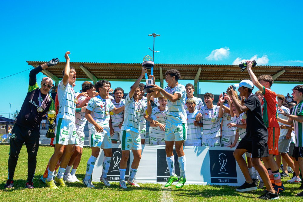 Sub-15 e sub-17 do Ju conquistam título da Taça Cidade de Caxias de Sul