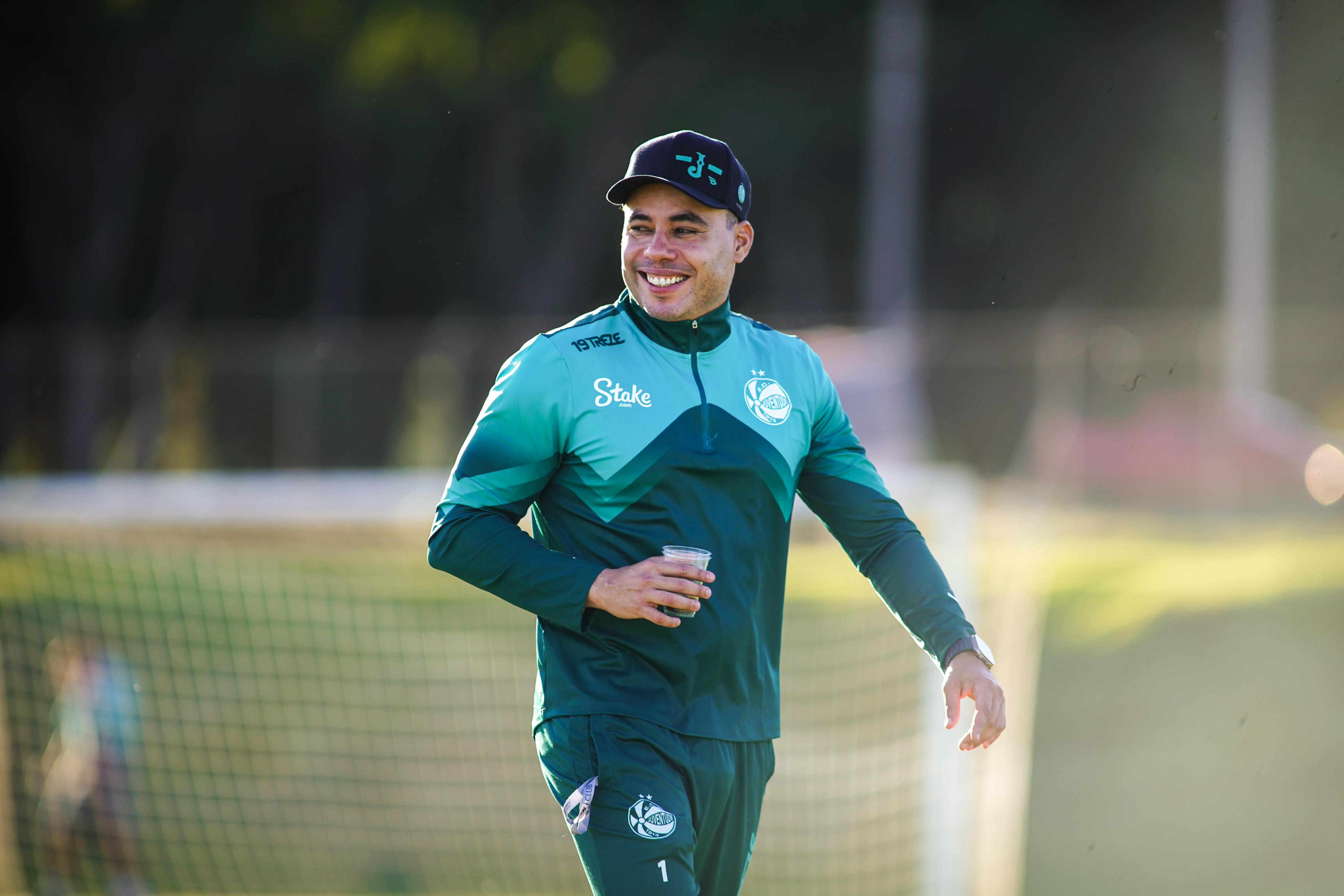 Jair Ventura é apresentado como novo técnico do Juventude e realiza primeiro treino com o grupo